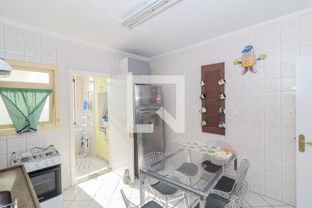 Apartamento para alugar com 151m², 3 quartos e 2 vagas Apartamento para alugar com 151m², 3 quartos e 2 vagasCozinha