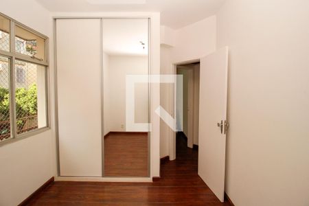 Quarto 1 de apartamento à venda com 2 quartos, 80m² em Santo Antônio, Belo Horizonte