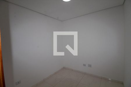 Quarto 2 de apartamento para alugar com 2 quartos, 40m² em Vila Elze, São Paulo