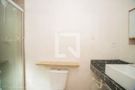 Banheiro de kitnet/studio à venda com 1 quarto, 35m² em Vila Ipiranga, Porto Alegre