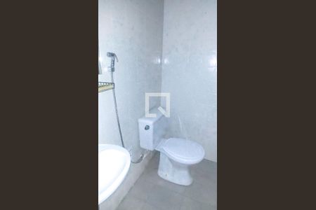 Banheiro de kitnet/studio para alugar com 1 quarto, 33m² em Cln 412, Brasília