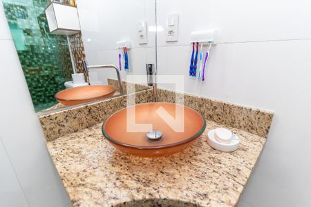 Casa à venda com 163m², 3 quartos e 1 vaga Casa à venda com 163m², 3 quartos e 1 vagaBanheiro 1