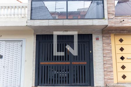 Casa à venda com 163m², 3 quartos e 1 vaga Casa à venda com 163m², 3 quartos e 1 vagaFachada