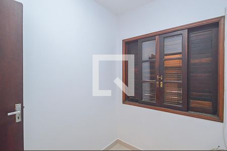 Casa à venda com 182m², 4 quartos e 2 vagasQuarto de Serviço