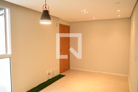 Sala de apartamento para alugar com 2 quartos, 39m² em Jardim Caiapia, Cotia