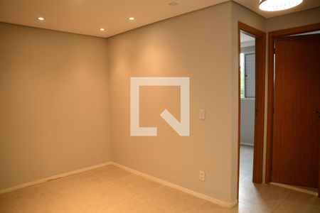 Sala de apartamento para alugar com 2 quartos, 39m² em Jardim Caiapia, Cotia