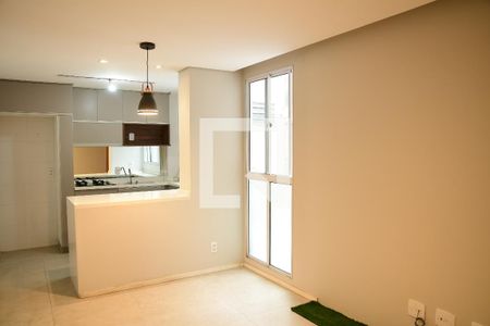 Sala de apartamento para alugar com 2 quartos, 39m² em Jardim Caiapia, Cotia