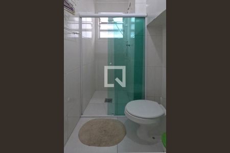 Banheiro de apartamento para alugar com 1 quarto, 22m² em Aparecida, Santos