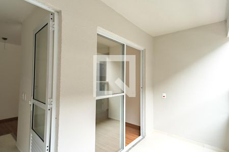 Varanda da sala de apartamento para alugar com 2 quartos, 45m² em Vila Esperança, São Paulo