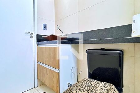 Apartamento à venda com 57m², 2 quartos e 1 vaga Apartamento à venda com 57m², 2 quartos e 1 vagaBanheiro