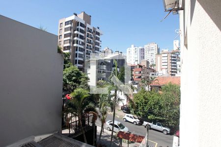 Sala Vista de apartamento para alugar com 3 quartos, 96m² em Rio Branco, Porto Alegre