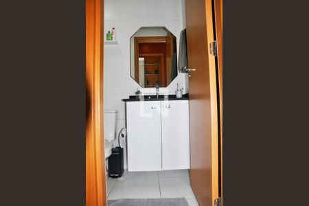 Apartamento à venda com 54m², 2 quartos e 1 vaga Apartamento à venda com 54m², 2 quartos e 1 vagaBanheiro