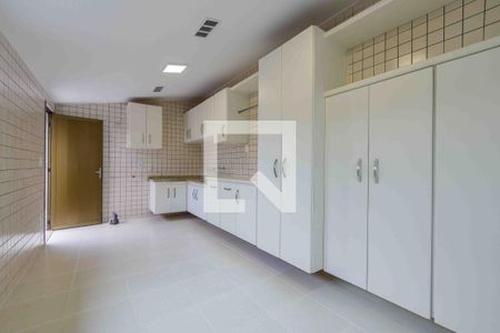 Apartamento à venda com 365m², 4 quartos e 3 vagas Apartamento à venda com 365m², 4 quartos e 3 vagasÁrea de Serviço Cobertura
