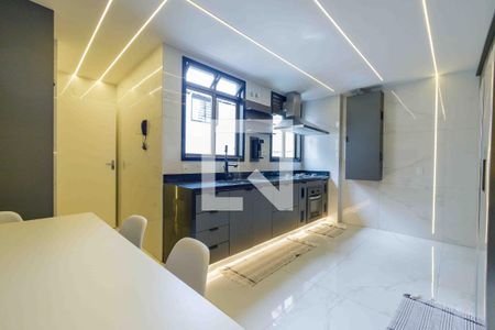 Apartamento à venda com 365m², 4 quartos e 3 vagas Apartamento à venda com 365m², 4 quartos e 3 vagasCozinha