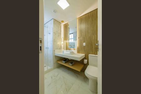 Apartamento à venda com 365m², 4 quartos e 3 vagas Apartamento à venda com 365m², 4 quartos e 3 vagasBanheiro da Suíte 4