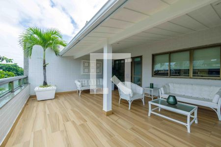 Apartamento à venda com 365m², 4 quartos e 3 vagas Apartamento à venda com 365m², 4 quartos e 3 vagasVaranda