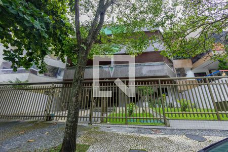 Apartamento à venda com 365m², 4 quartos e 3 vagas Apartamento à venda com 365m², 4 quartos e 3 vagasFachada