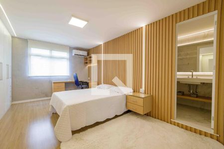 Apartamento à venda com 365m², 4 quartos e 3 vagas Apartamento à venda com 365m², 4 quartos e 3 vagasSuíte 3