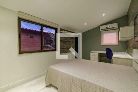 Apartamento à venda com 365m², 4 quartos e 3 vagas Apartamento à venda com 365m², 4 quartos e 3 vagasSuíte da Cobertura