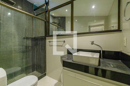 Apartamento à venda com 365m², 4 quartos e 3 vagas Apartamento à venda com 365m², 4 quartos e 3 vagasBanheiro da Suíte da Cobertura