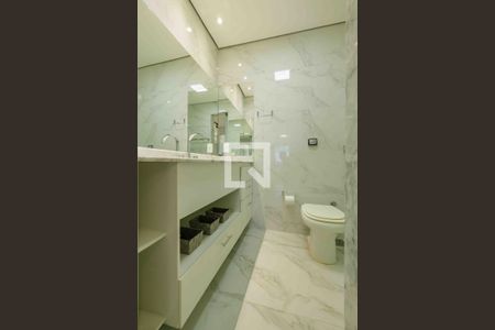 Apartamento à venda com 365m², 4 quartos e 3 vagas Apartamento à venda com 365m², 4 quartos e 3 vagasBanheiro da Suíte 2