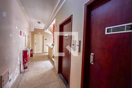 Apartamento à venda com 178m², 3 quartos e 1 vaga Apartamento à venda com 178m², 3 quartos e 1 vagaHall dos Elevadores