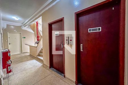 Apartamento à venda com 178m², 3 quartos e 1 vaga Apartamento à venda com 178m², 3 quartos e 1 vagaHall dos Elevadores