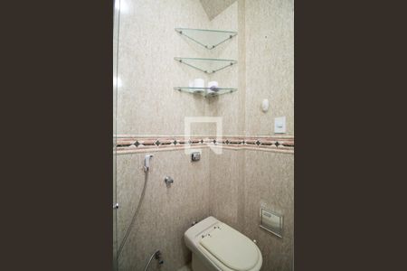 Banheiro social de apartamento à venda com 1 quarto, 40m² em Copacabana, Rio de Janeiro