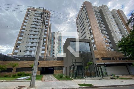Apartamento para alugar com 75m², 3 quartos e 2 vagas Apartamento para alugar com 75m², 3 quartos e 2 vagasFachada