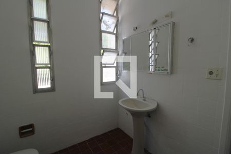 Casa para alugar com 340m², 4 quartos e 7 vagasBanheiro da suíte