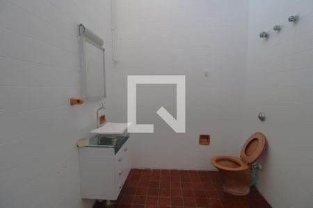 Casa para alugar com 340m², 4 quartos e 7 vagasBanheiro Social 