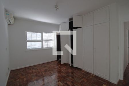 Suíte de casa à venda com 4 quartos, 340m² em Planalto Paulista, São Paulo