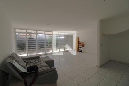 Sala 1 de casa para alugar com 4 quartos, 340m² em Planalto Paulista, São Paulo