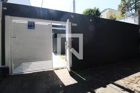 Casa para alugar com 340m², 4 quartos e 7 vagasFachada