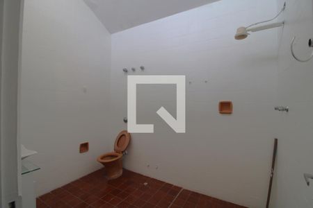 Casa para alugar com 340m², 4 quartos e 7 vagasBanheiro Social 