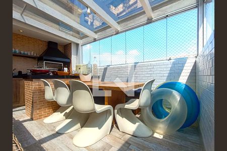 Apartamento à venda com 192m², 2 quartos e 3 vagasCobertura - Churrasqueira