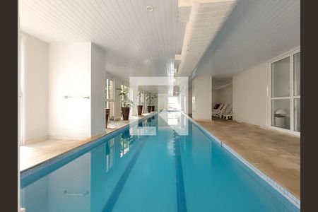 Apartamento à venda com 192m², 2 quartos e 3 vagasÁrea comum - Piscina aquecida