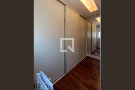 Apartamento à venda com 192m², 2 quartos e 3 vagasSuíte master - Closet
