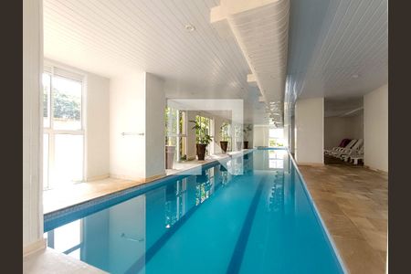 Apartamento à venda com 192m², 2 quartos e 3 vagasÁrea comum - Piscina aquecida