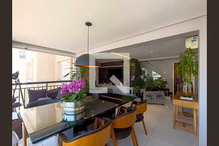 Apartamento à venda com 192m², 2 quartos e 3 vagasVaranda Sala 