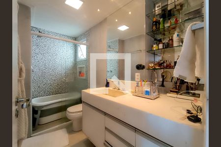 Apartamento à venda com 192m², 2 quartos e 3 vagasBanheiro da Suíte master