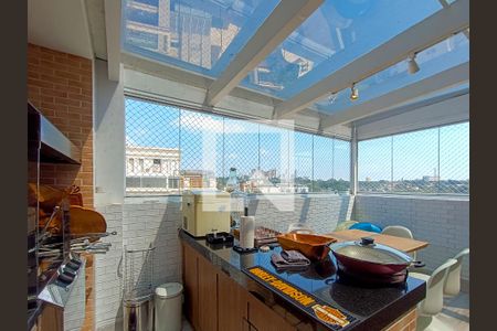 Apartamento à venda com 192m², 2 quartos e 3 vagasCobertura - Churrasqueira