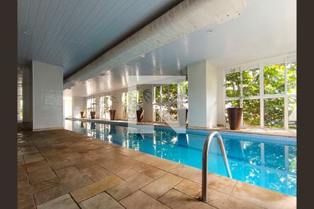 Apartamento à venda com 192m², 2 quartos e 3 vagasÁrea comum - Piscina aquecida