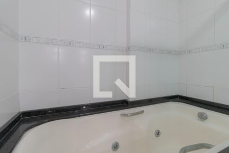 Apartamento à venda com 155m², 4 quartos e 2 vagasBanheiro da suíte