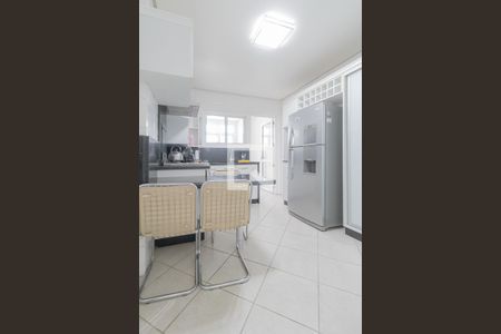 Apartamento à venda com 155m², 4 quartos e 2 vagasCozinha