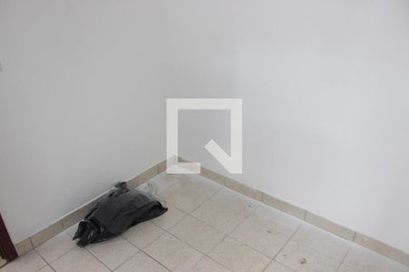 Casa para alugar com 150m², 2 quartos e 2 vagasEscritório