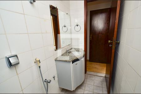 Apartamento à venda com 90m², 3 quartos e 2 vagas Apartamento à venda com 90m², 3 quartos e 2 vagasBanheiro social