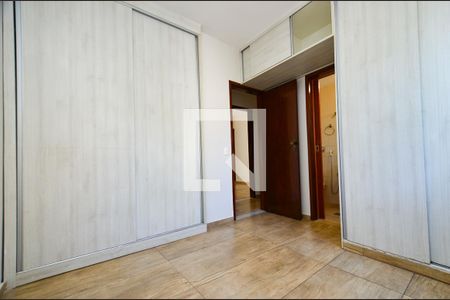 Apartamento à venda com 90m², 3 quartos e 2 vagas Apartamento à venda com 90m², 3 quartos e 2 vagasSuite