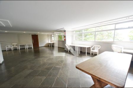 Apartamento à venda com 90m², 3 quartos e 2 vagas Apartamento à venda com 90m², 3 quartos e 2 vagasSalao de festas