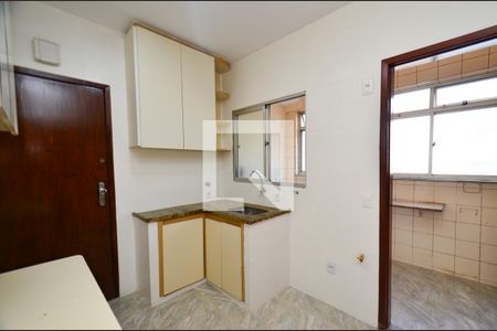 Apartamento à venda com 90m², 3 quartos e 2 vagas Apartamento à venda com 90m², 3 quartos e 2 vagasCozinha